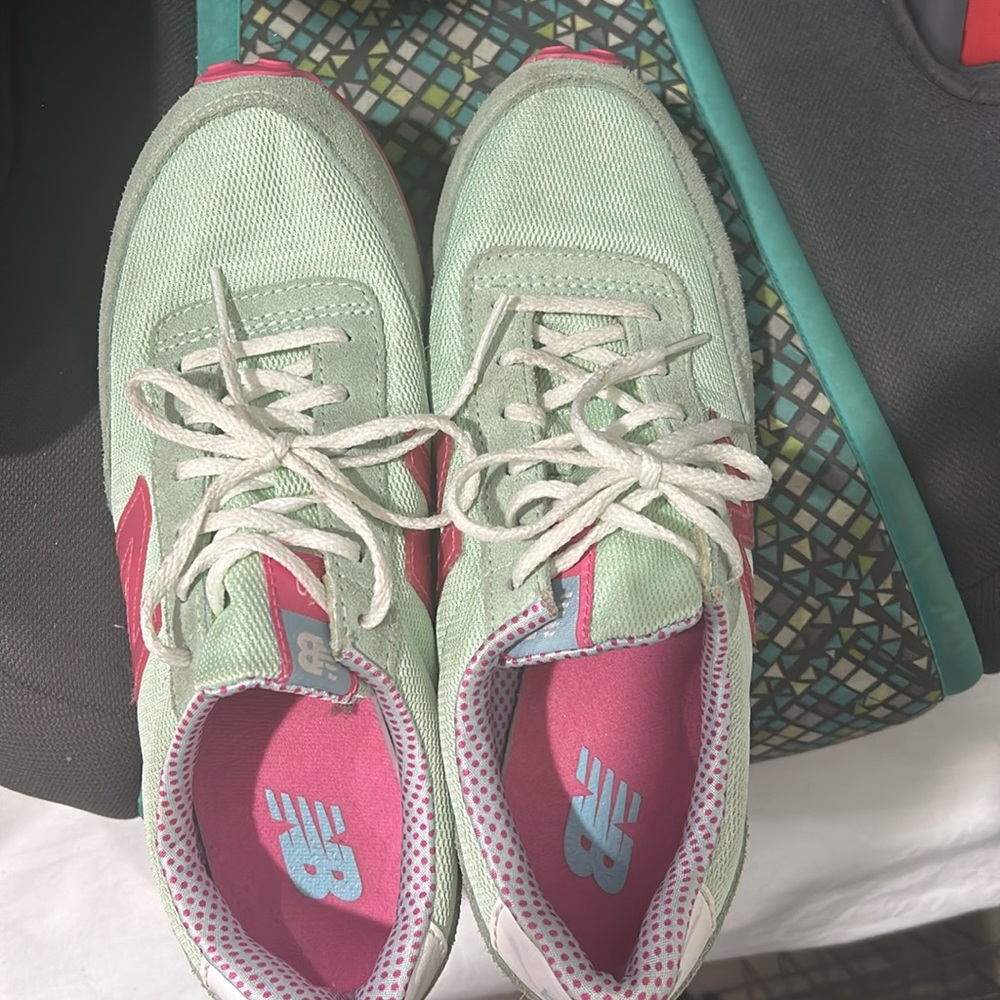 New balance shoes